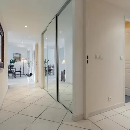 Centre 2mins From Stunning 3-bed Appartement Cannes