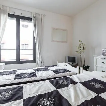 Centre 2mins From Stunning 3-bed *