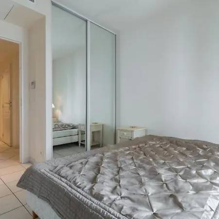 Centre 2mins From Stunning 3-bed